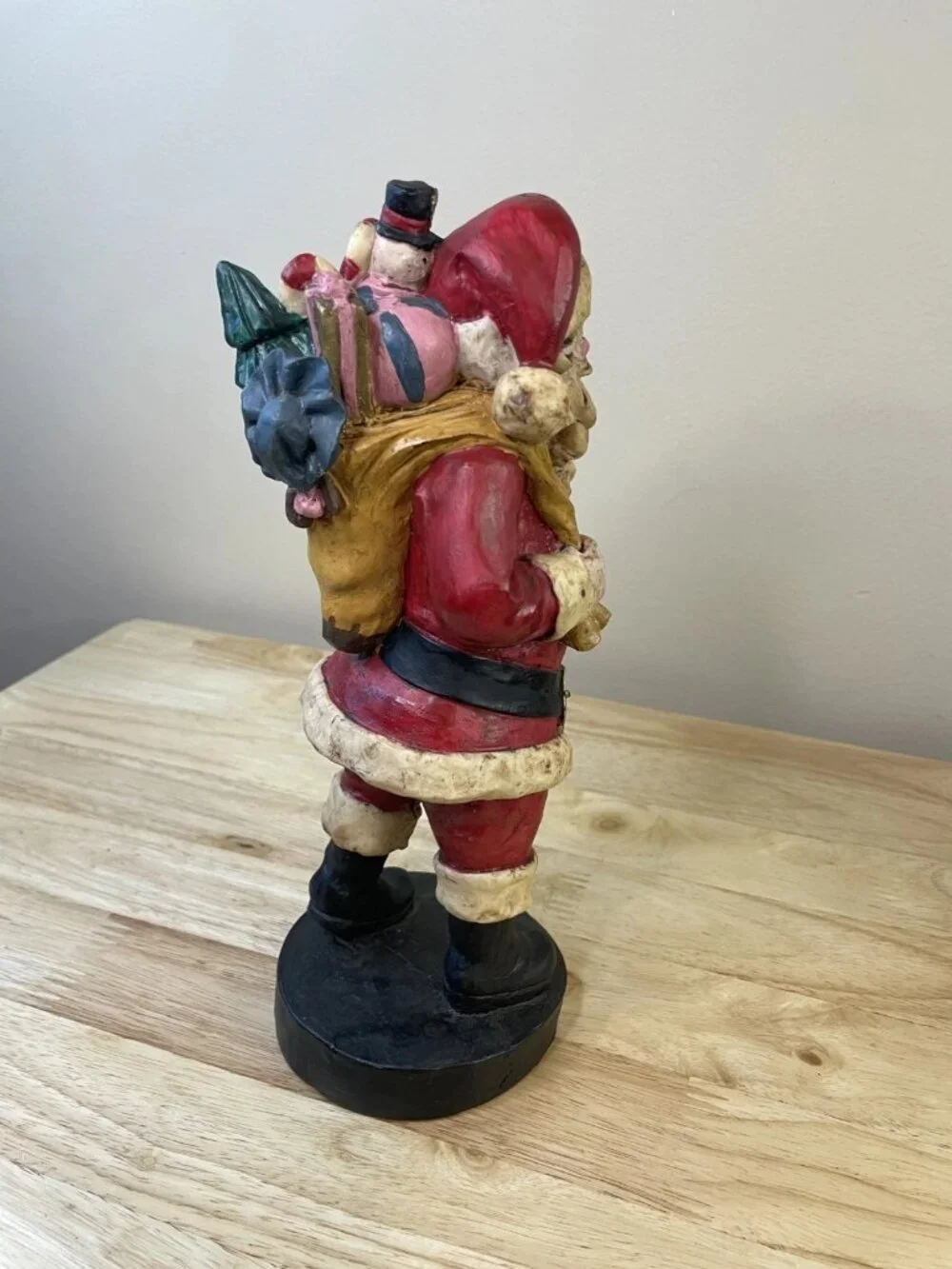 Vintage Windsor Collection Santa Claus Figurine Resin Christmas Decor w/ Box